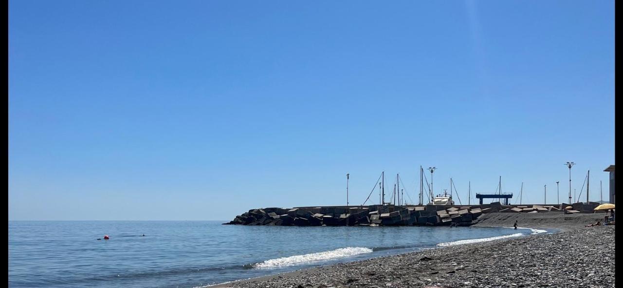 Apartamentos La Caleta Caleta De Velez Eksteriør bilde